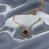 Schwarzes Clover Halsband