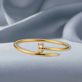 Elegante Nagelarmband in Gold