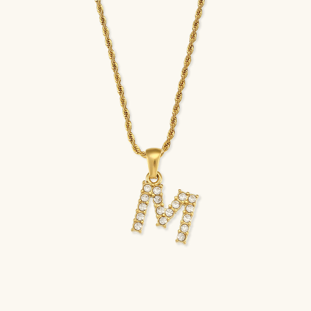 Maeve Buchstaben-Anhänger mit Diamanten