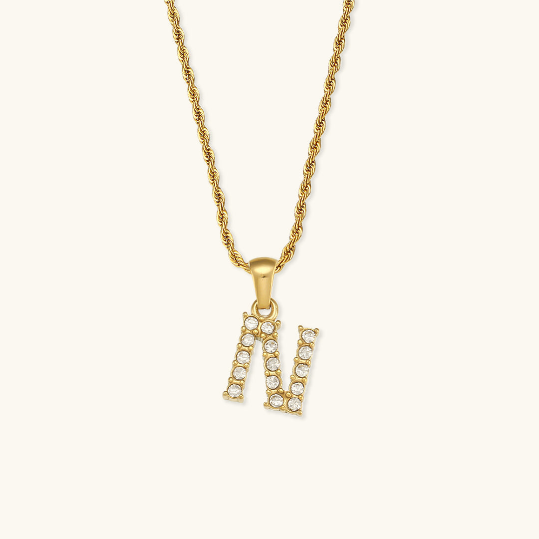 Maeve Buchstaben-Anhänger mit Diamanten